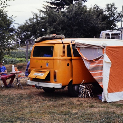 Frankreich 1985 mit Volker und Marc (orangener VW Bus) (DIAs)